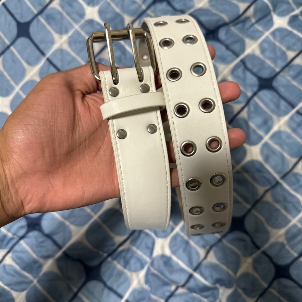 Double hole punk belt for men/women. Y2K style, simple design